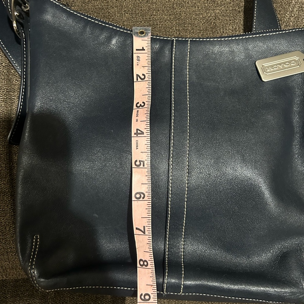 Genuine Coach Navy Crossbody Bag - Picture 6 of 7